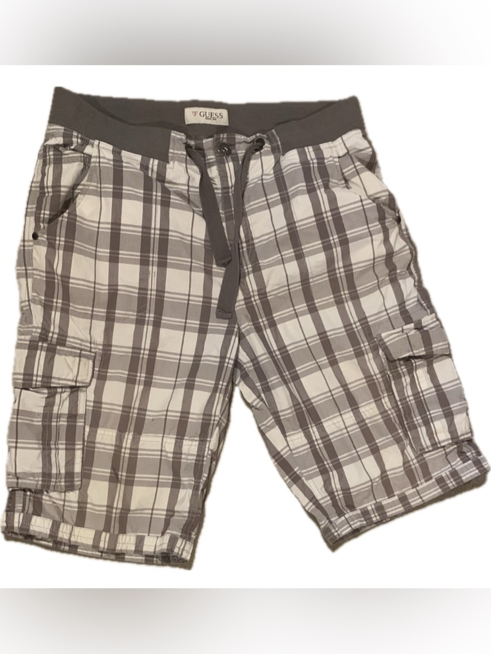 GUESS Men's Grey & White Plaid pull on Cargo Shorts with tie waist size 34